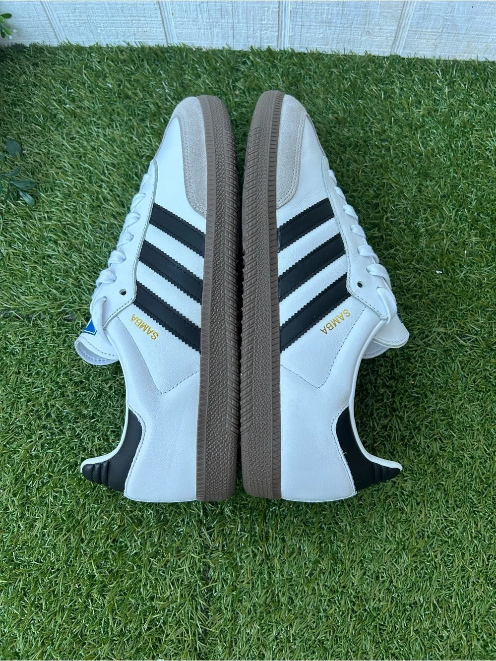adidas  SAMBA OG SHOES $100 size men 10 gently used